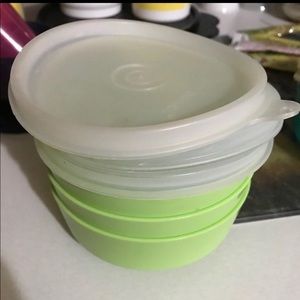 Tupperware vintage mini bowls